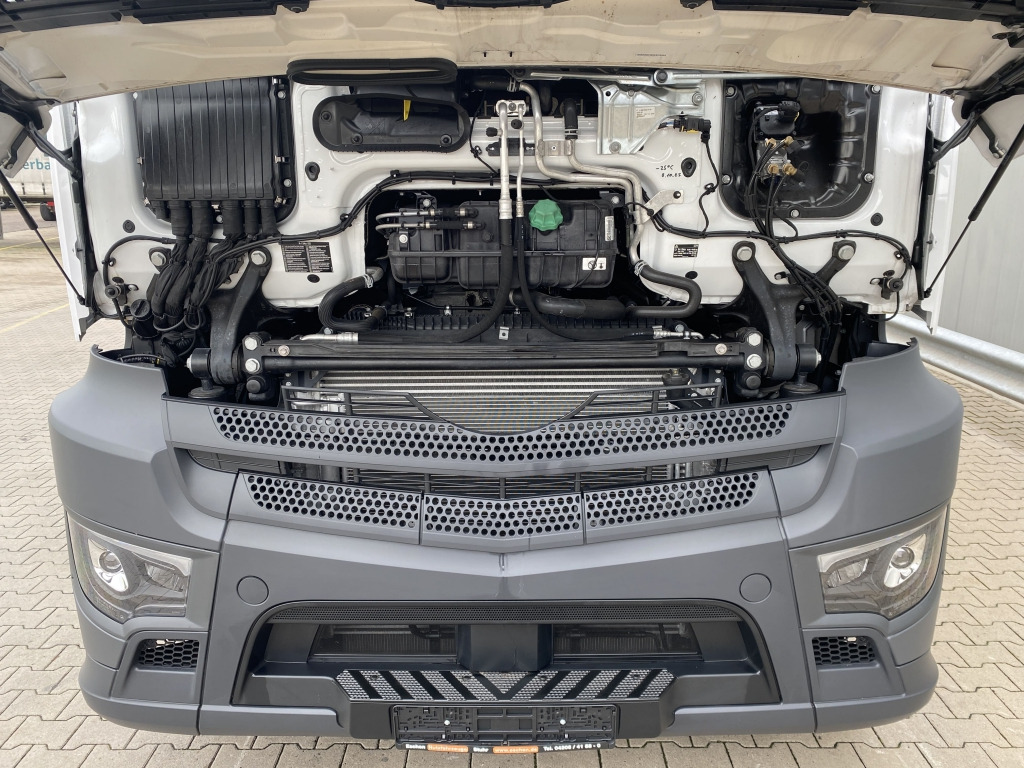 Skip loader truck Mercedes-Benz 1842 L Actros