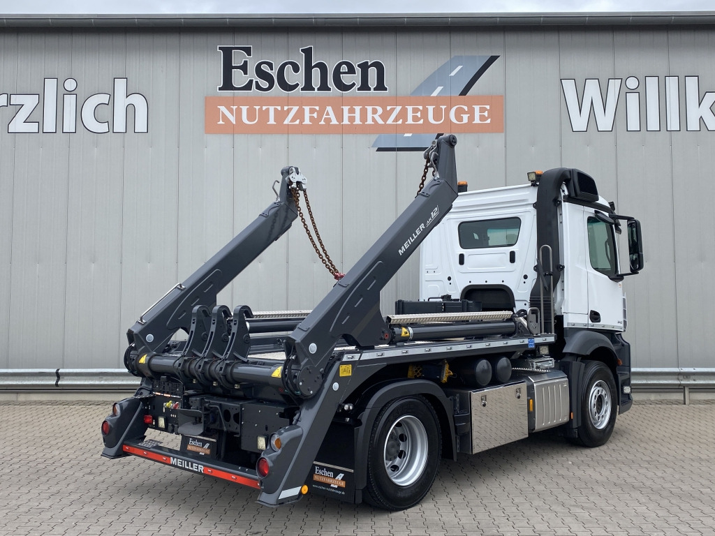 Skip loader truck Mercedes-Benz 1842 L Actros