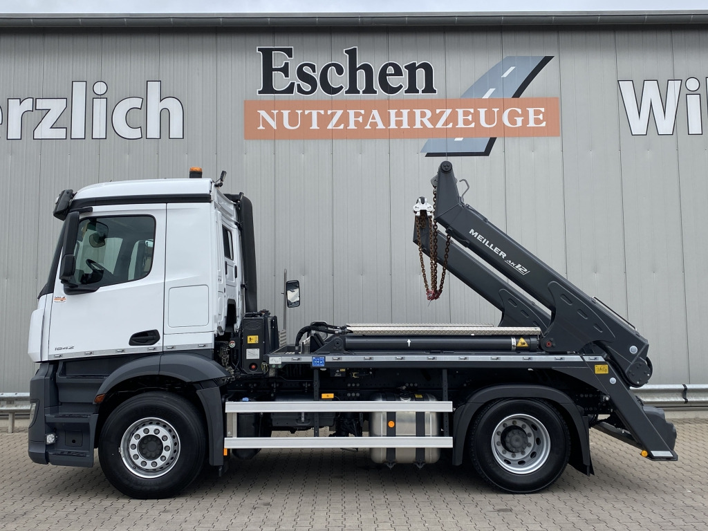 Skip loader truck Mercedes-Benz 1842 L Actros