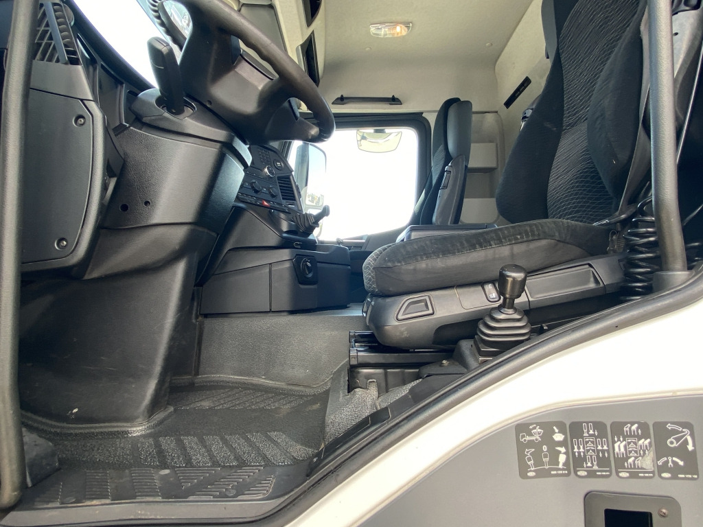 Skip loader truck Mercedes-Benz 2643 L 6x4