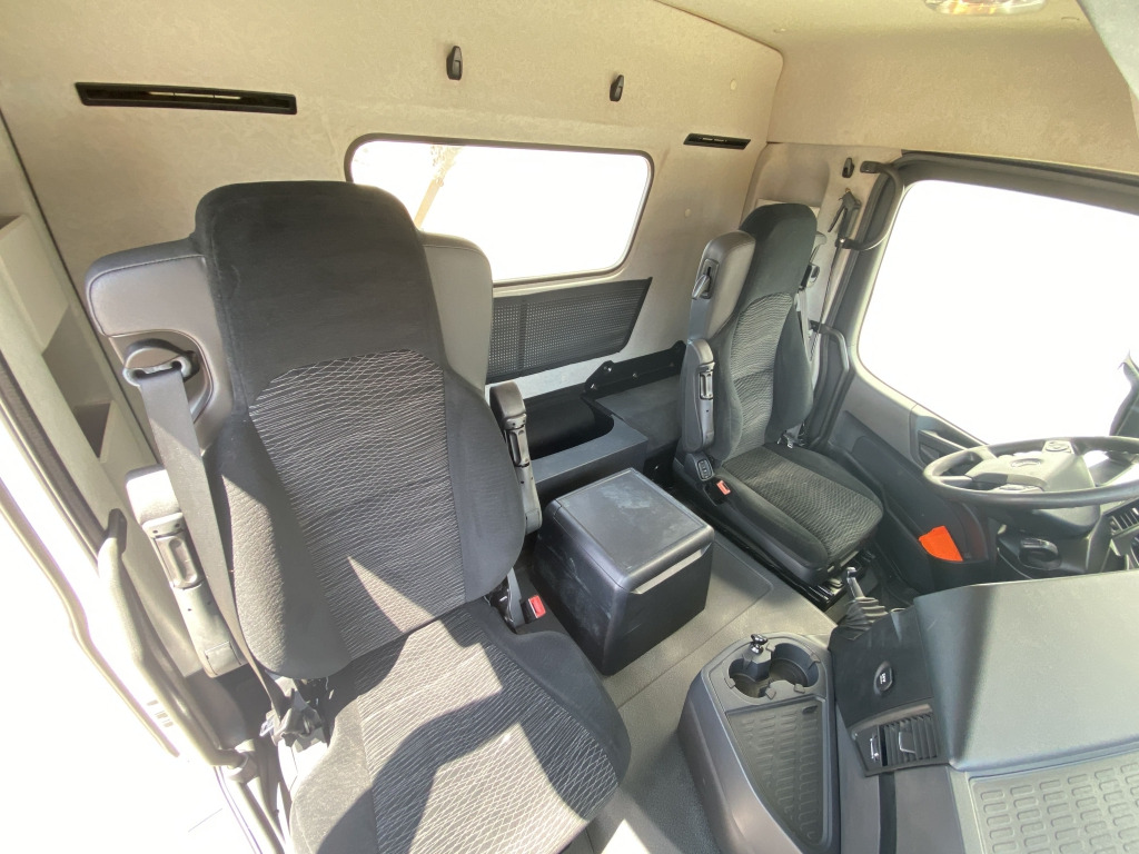 Skip loader truck Mercedes-Benz 2643 L 6x4