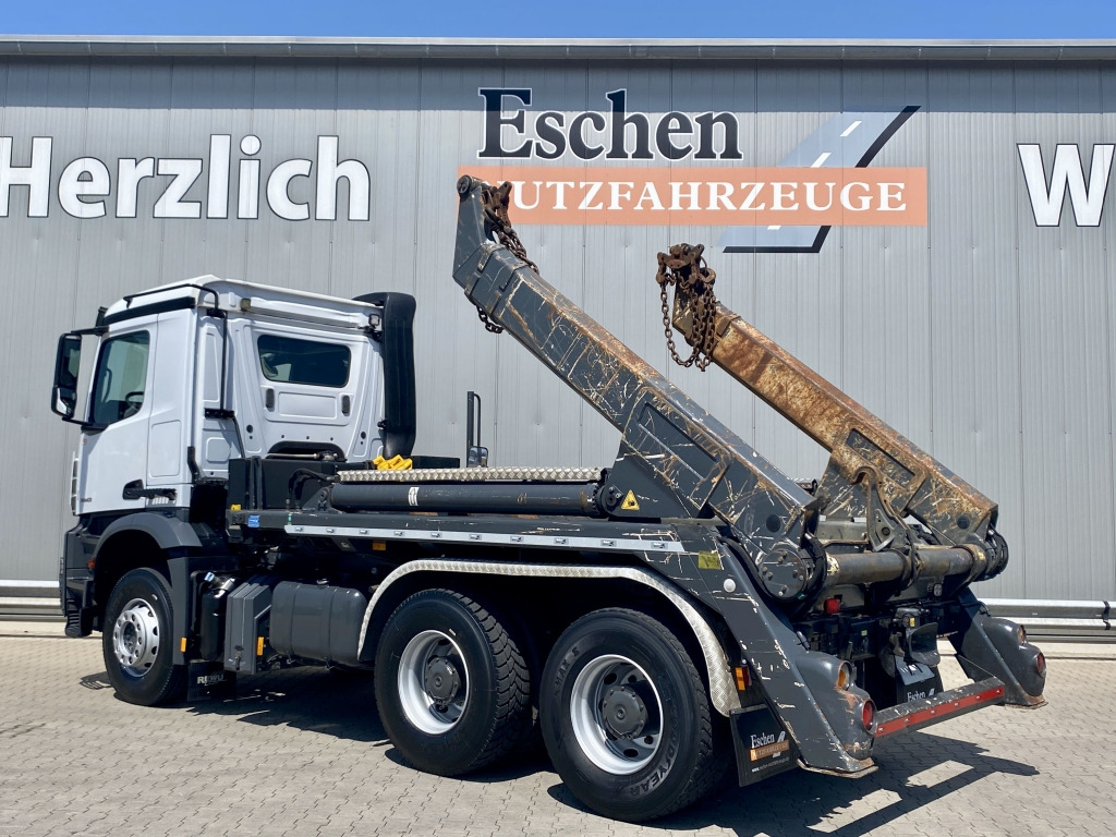 Skip loader truck Mercedes-Benz 2643 L 6x4