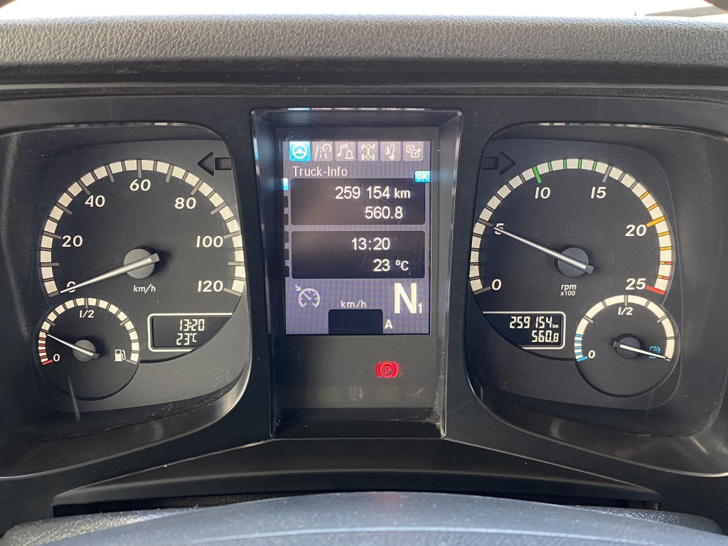 Skip loader truck Mercedes-Benz 2643 L 6x4