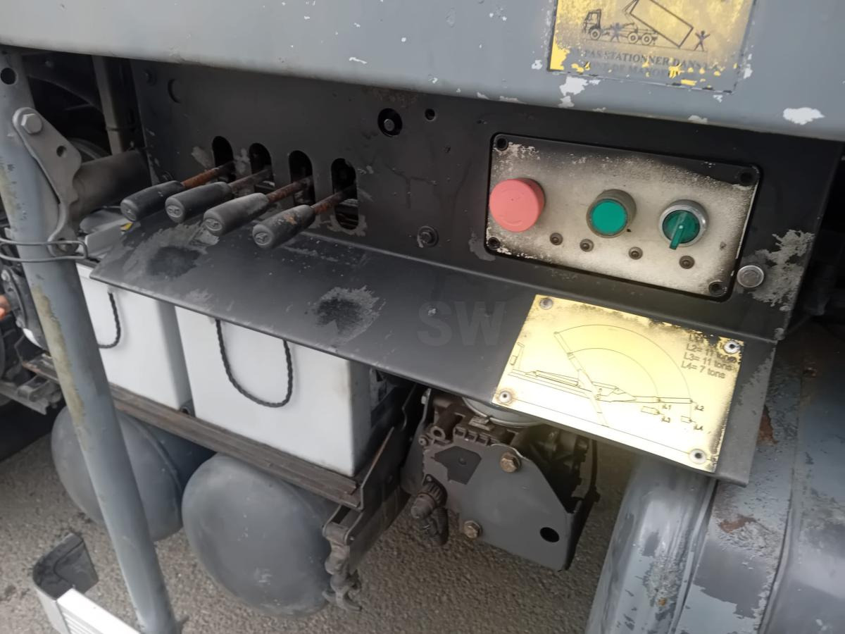 Skip loader truck Renault Kerax 430 DXI