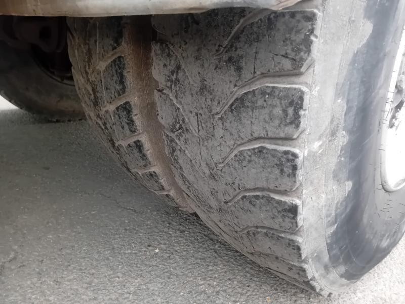 Skip loader truck Renault Kerax 430 DXI