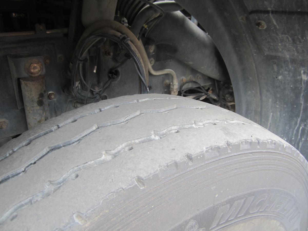 Skip loader truck Renault Kerax 460 DXI