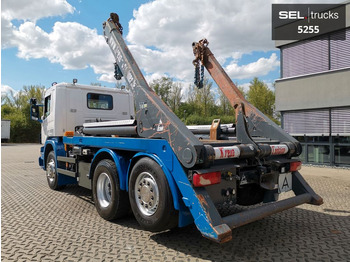Skip loader truck Scania P 380 LB6X2*4HSA / Absetzkipper / neue Batterien