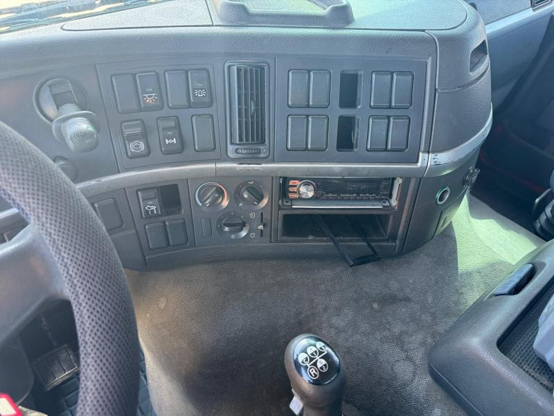 Skip loader truck Volvo FM 380