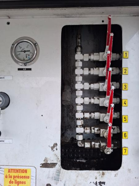 Tank truck DAF 85 .410