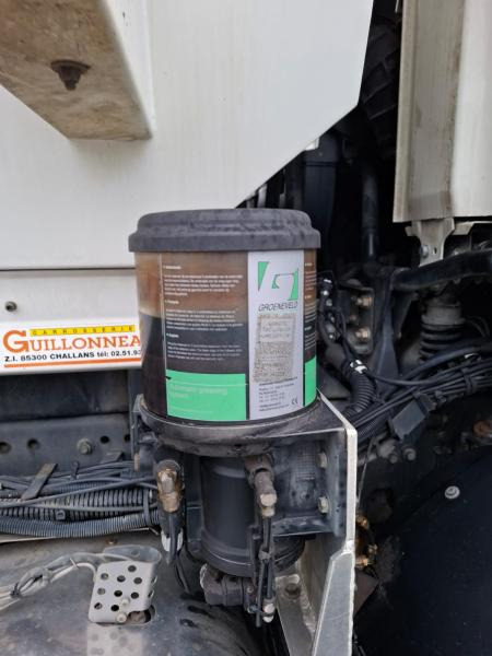 Tank truck DAF 85 .410