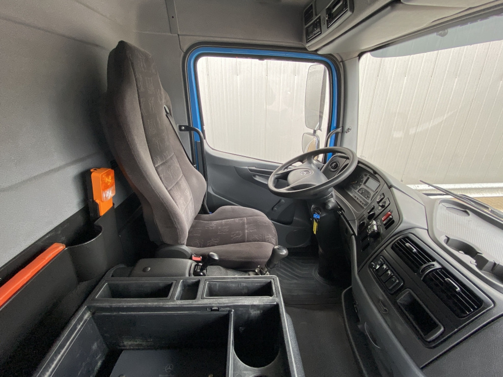 Tank truck Mercedes-Benz 1318 L Atego