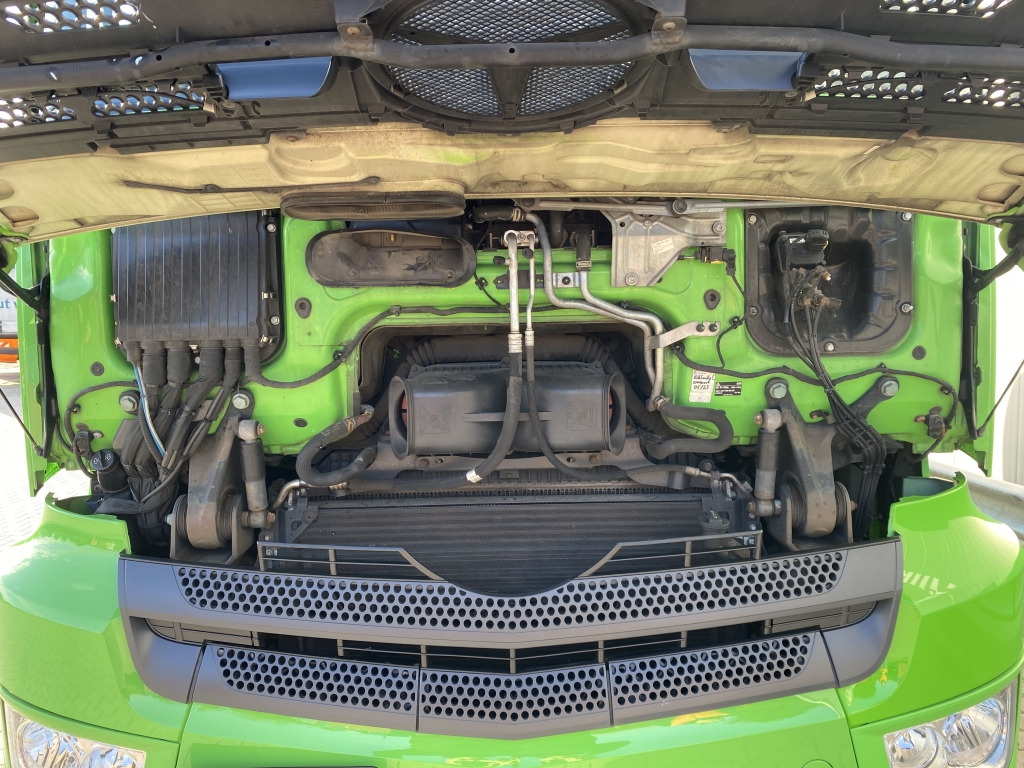 Tank truck Mercedes-Benz 1843 Antos A3