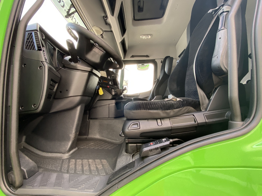 Tank truck Mercedes-Benz 1843 Antos A3