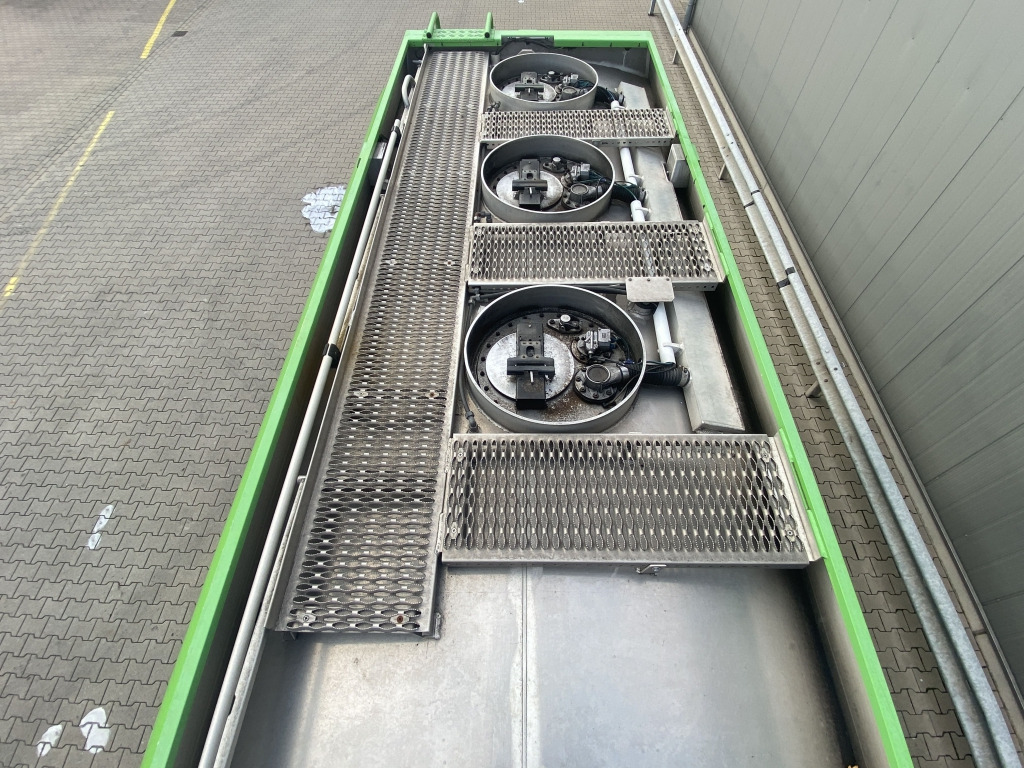 Tank truck Mercedes-Benz 1843 Antos A3