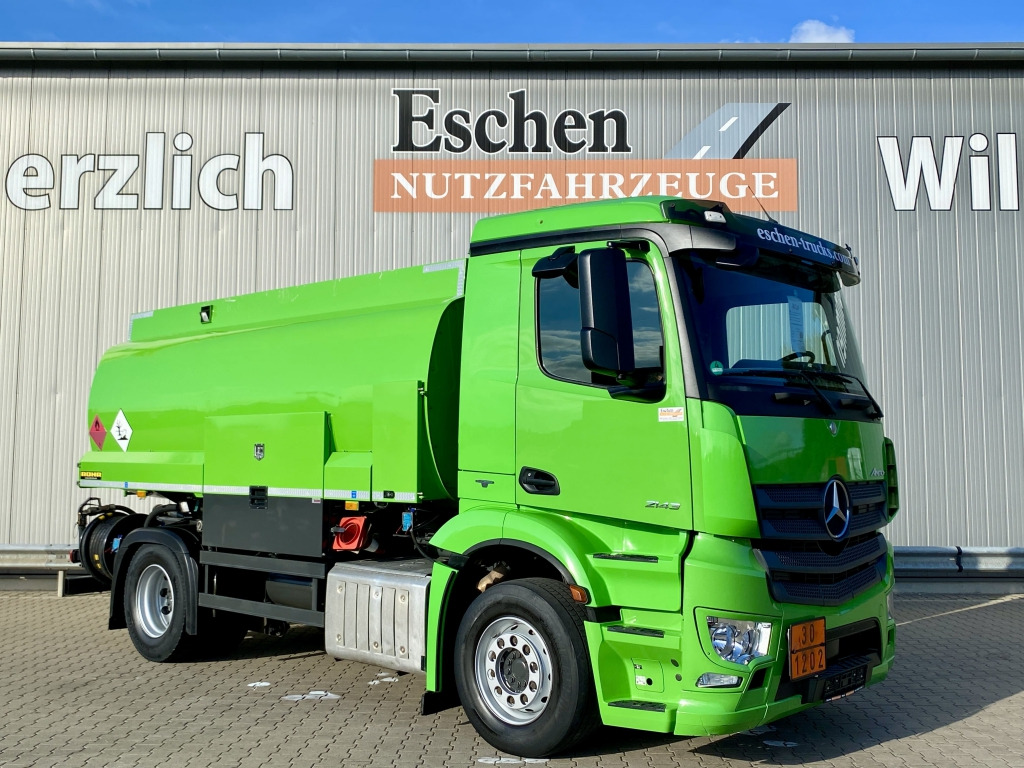 Tank truck Mercedes-Benz 1843 Antos A3