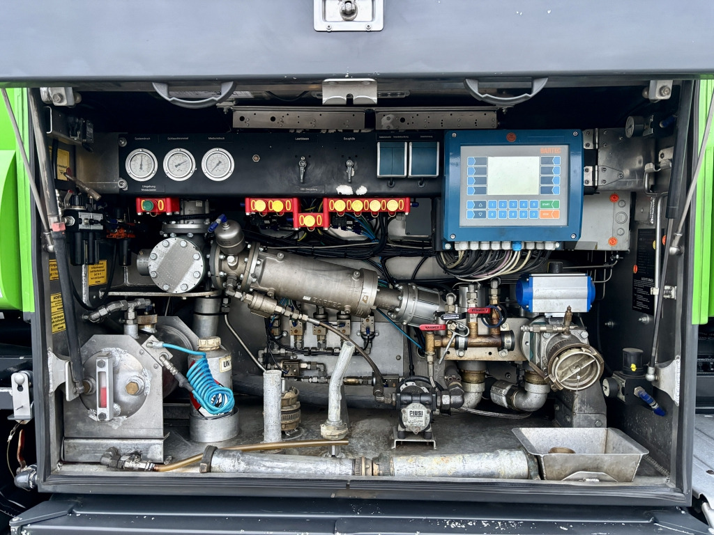 Tank truck Mercedes-Benz 2545 Antos