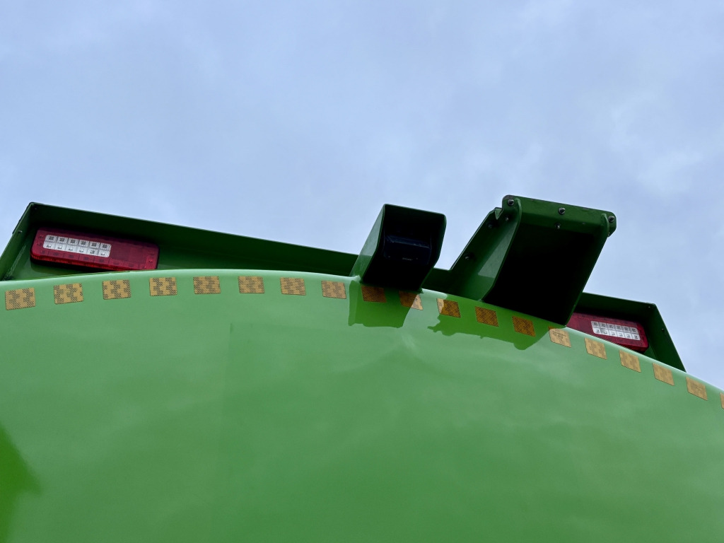 Tank truck Mercedes-Benz 2545 Antos