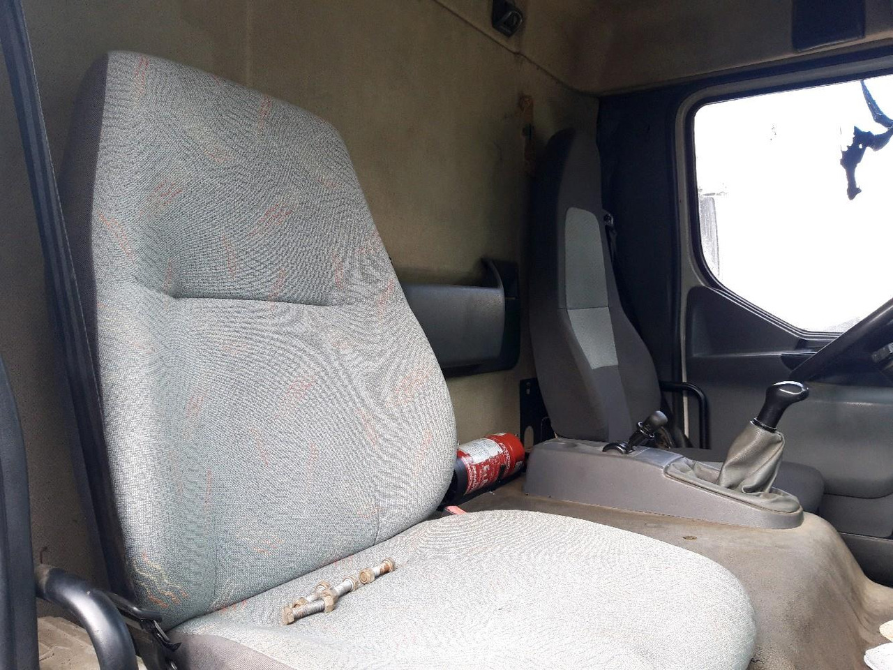 Tank truck RENAULT MIDLUM CITERNE 7500