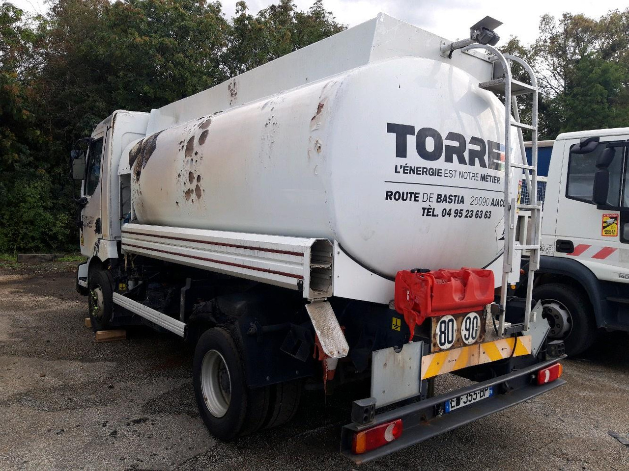 Tank truck RENAULT MIDLUM CITERNE 7500