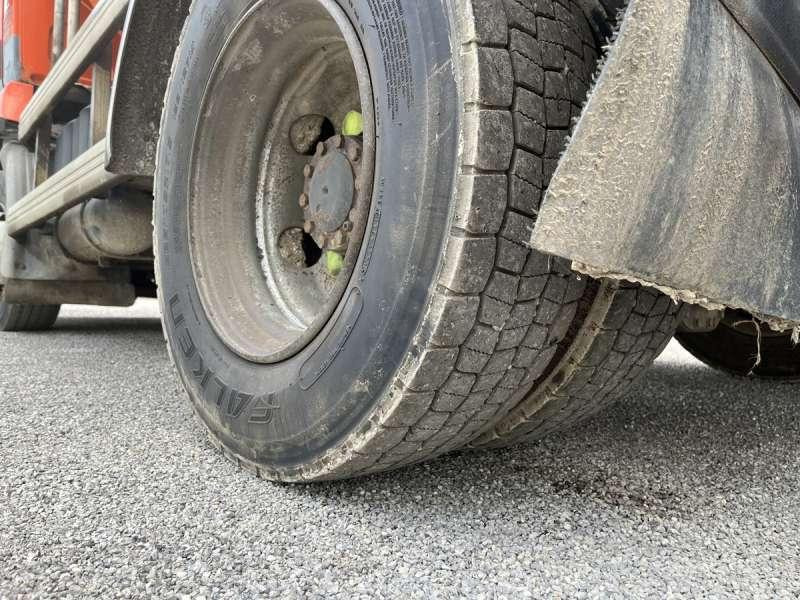 Tank truck Renault MIDLUM 180 DCI