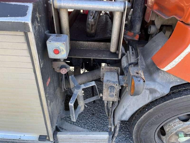 Tank truck Renault MIDLUM 180 DCI