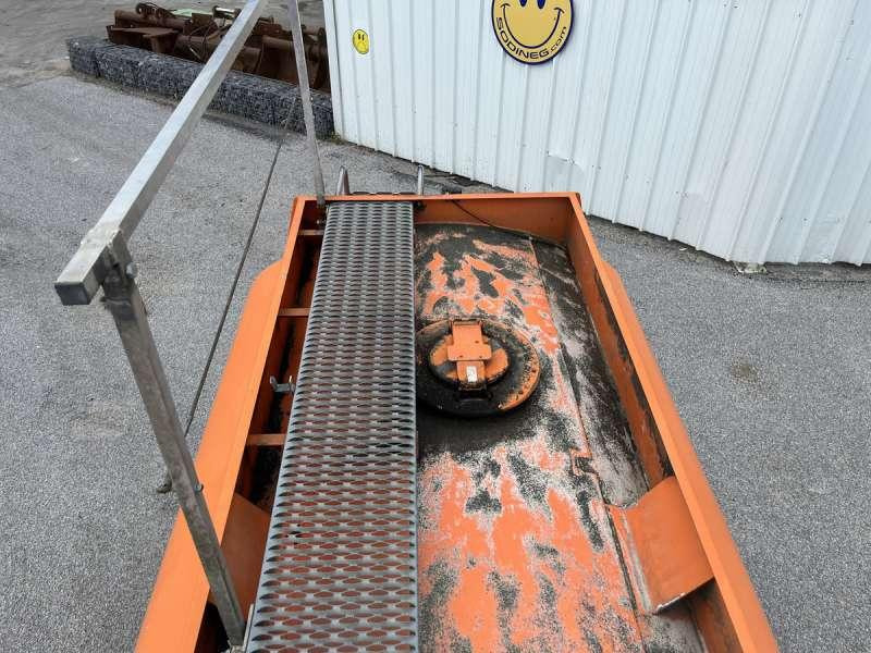 Tank truck Renault MIDLUM 180 DCI