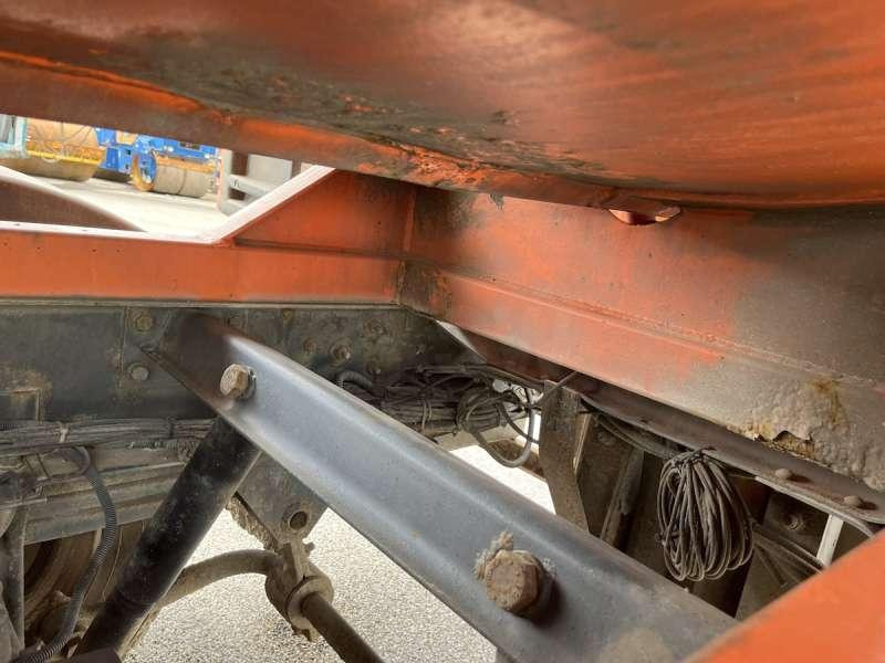 Tank truck Renault MIDLUM 180 DCI