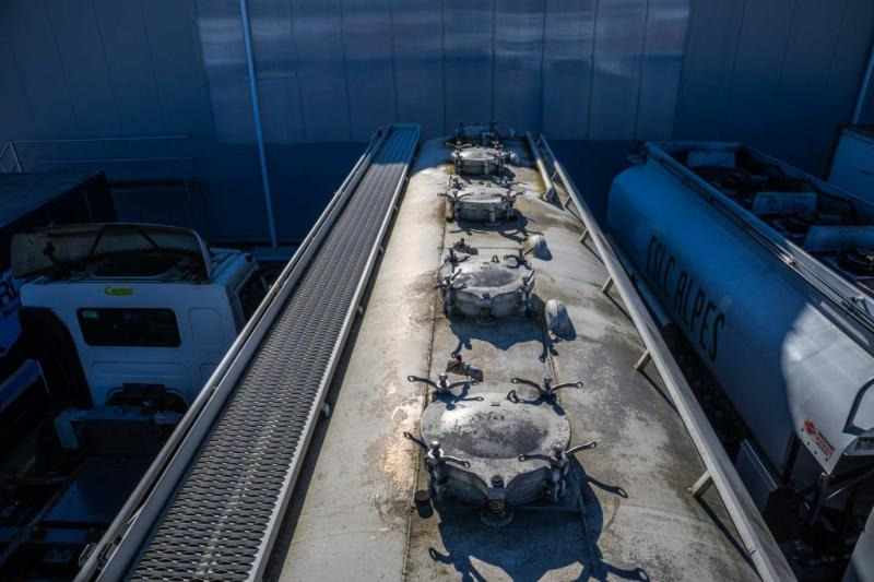 Tank truck Renault PREMIUM 320 DXI+CITERNE ALIMENTAIRE ( engine problem)