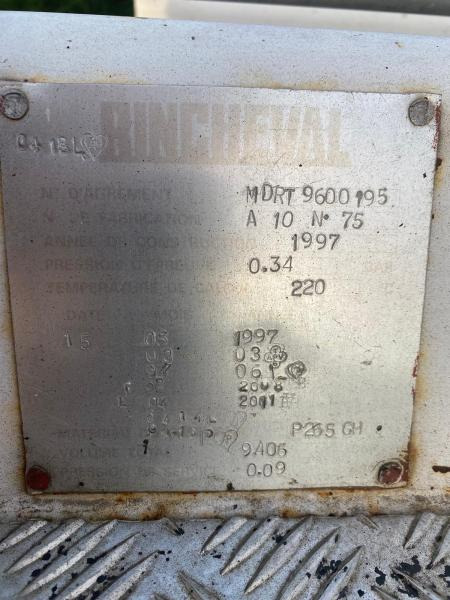 Tank truck Renault Premium 300 CV