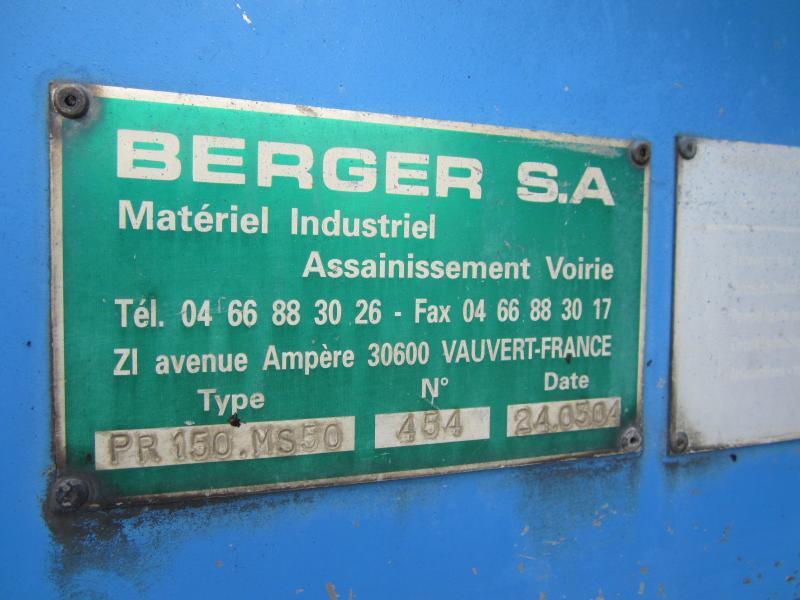 Tank truck Renault Premium 340