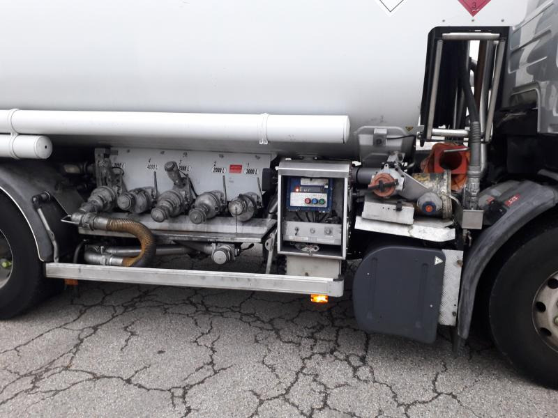 Tank truck Renault Premium 440 DXI