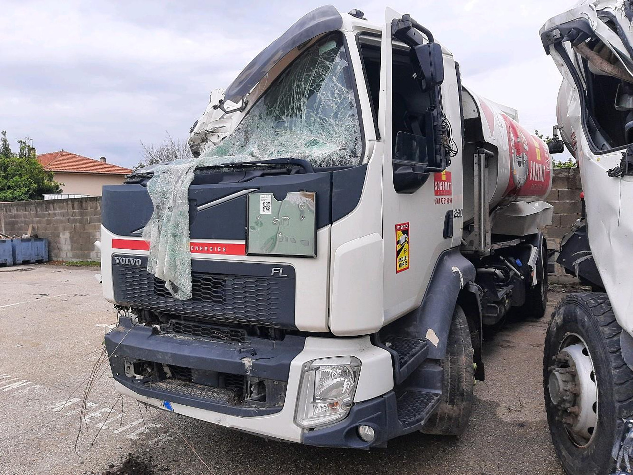 Tank truck VOLVO FL 280 CITERNE