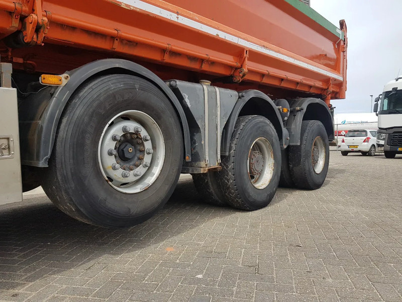 Tipper Ginaf X 4343 TS 8x6 Kipper kraan HMF 2020