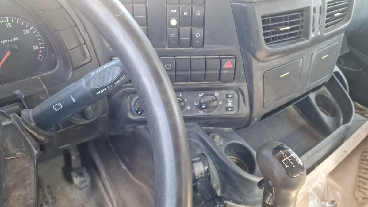 Tipper Iveco Trakker 410