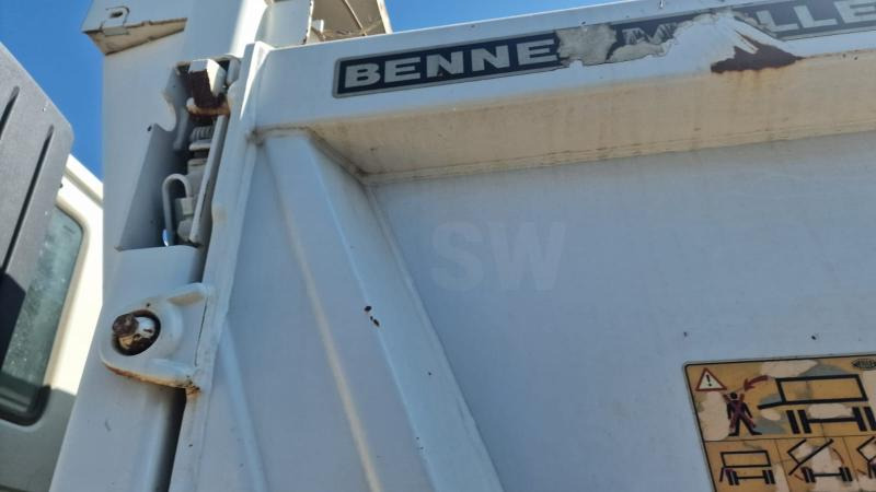 Tipper Iveco Trakker 410