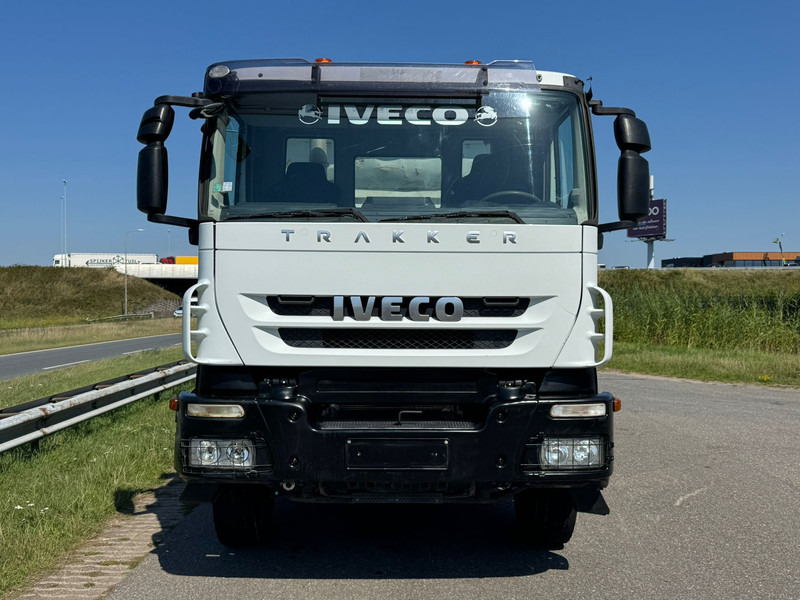 Tipper Iveco Trakker 410 6x4 Kipper