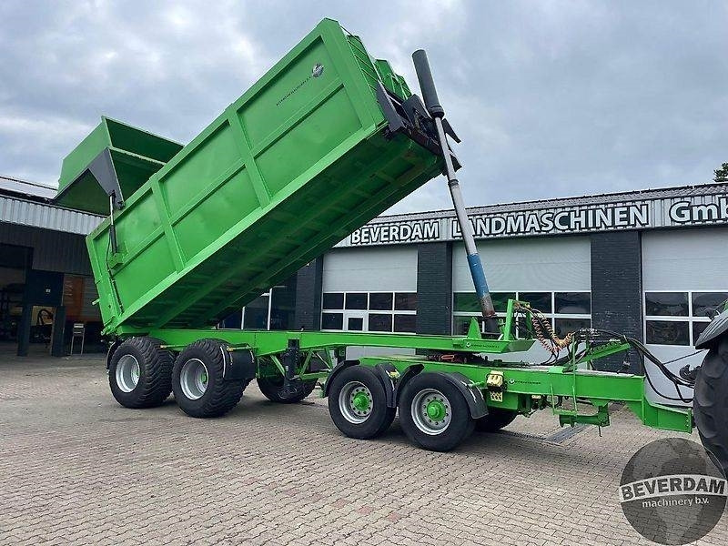 Tipper LAG Dolly Kipper