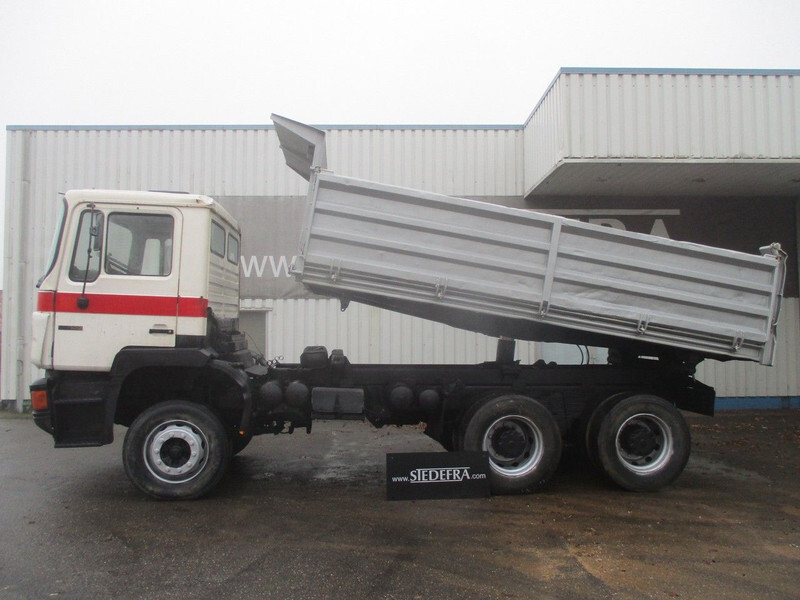 Tipper MAN 26 322 ZF Manual , 6x4 , 3 way tipper , Spring suspension