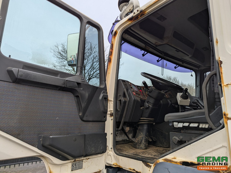 Tipper MAN 27.464 DFAC 6x6 Slaapcab Euro3 - Handgeschakeld - Kipper / Kraan Hiab 090 - Naafreductie - Alu Zijschotten