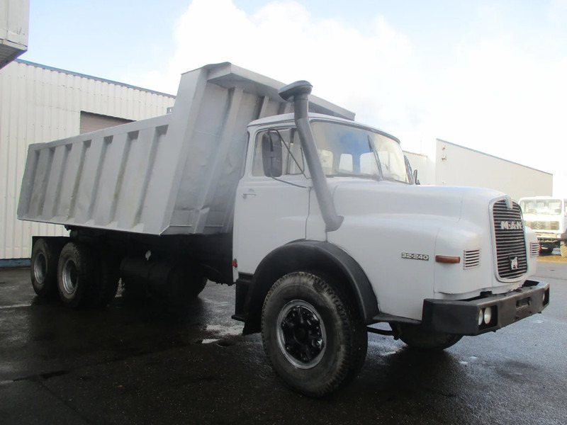 Tipper MAN 32.240 , Manual , 6x4 , Tipper truck , Spring suspension