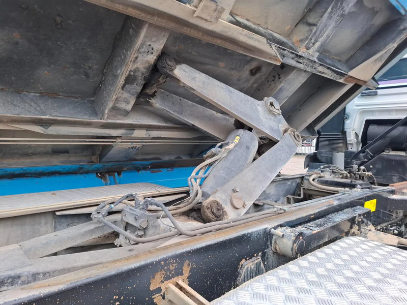 Tipper MAN TGA 26.310 / 6X4 / 2XBIG AXLE / 2SIDE TIPPER / ONLY:545423 KM / TUV:06-05-2026 / FULL-STEEL / AIRCO / MANUAL / EURO-4 / 2005