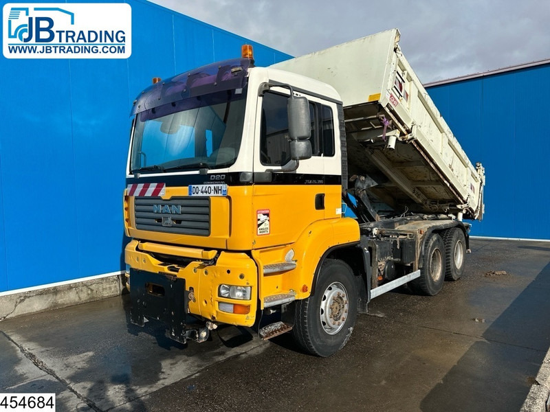Tipper MAN TGA 26 390 6x4, Manual, Steel suspension