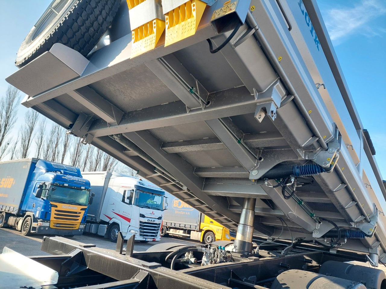 Tipper MAN TGS 35.520 6X6 BB CH