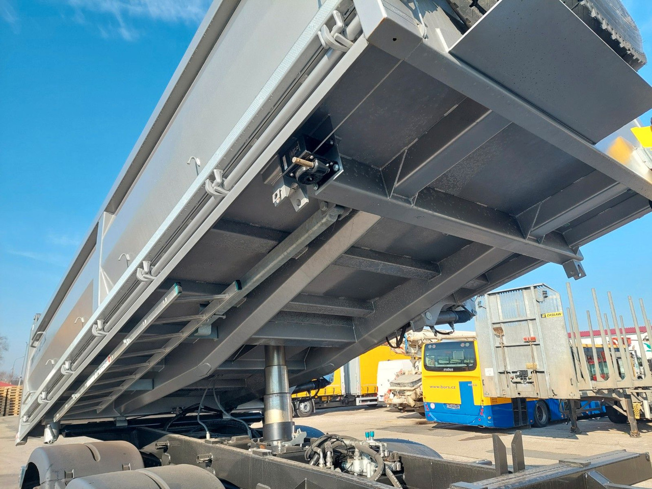 Tipper MAN TGS 35.520 6X6 BB CH