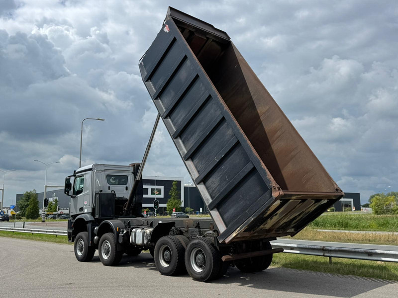 Tipper MERCEDESBENZ Arocs 4848 8x8 tipper