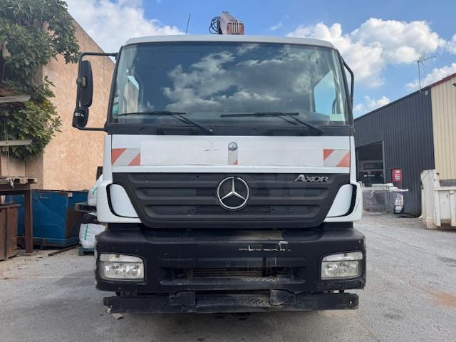 Tipper Mercedes AXOR 1828 BENNE GRUE FASSI