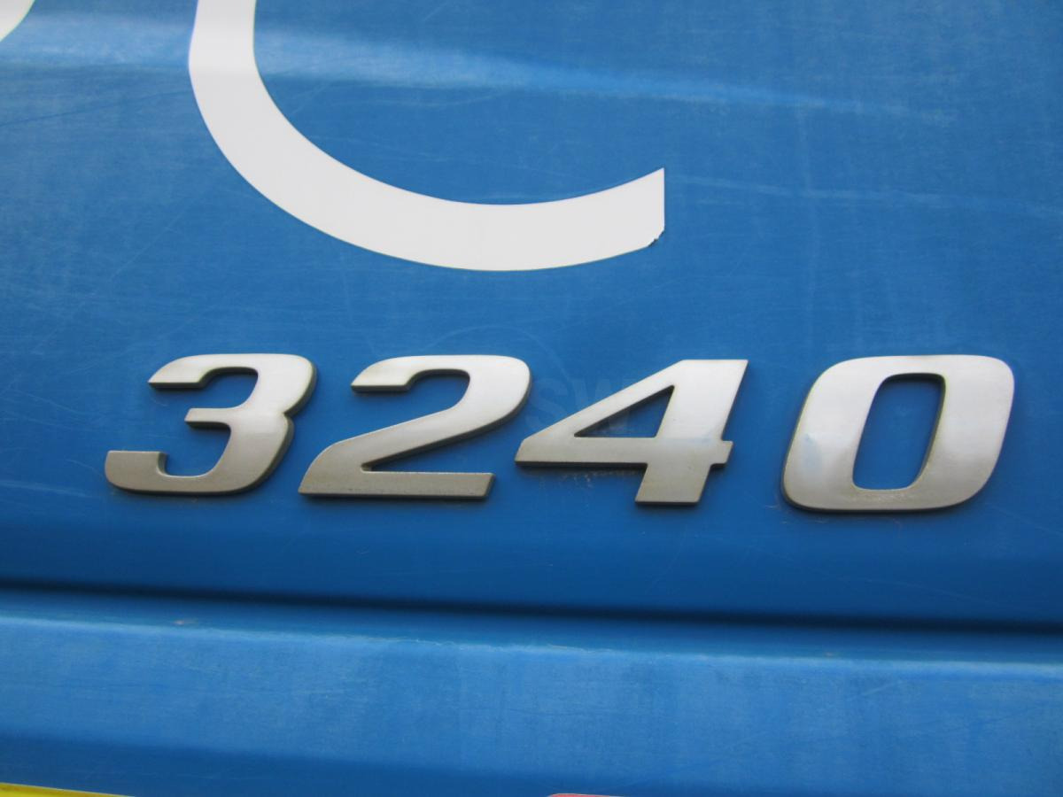 Tipper Mercedes Axor 3240