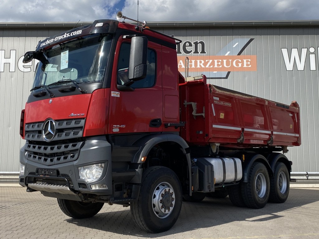 Tipper Mercedes-Benz 3345 6x6