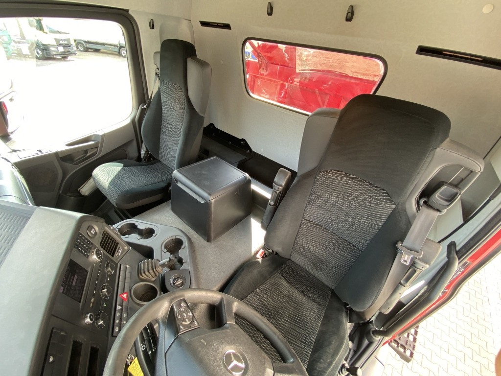 Tipper Mercedes-Benz 3345 6x6