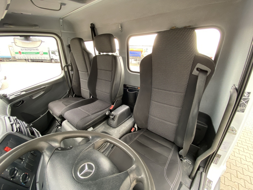 Tipper Mercedes-Benz 818 K Atego